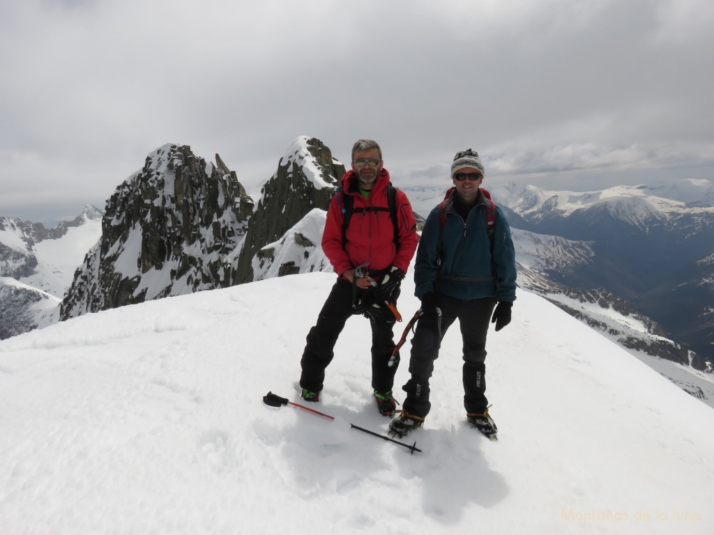 Luis y Pau en la cima de la Punta Lourde Rochevable, 3.105 mts.